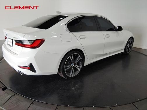 2021 BMW 330 i