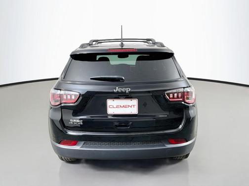 Diamond Black 2025 Jeep Compass Latitude