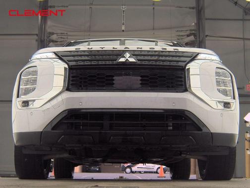 2023 Mitsubishi Outlander SE Black Edition