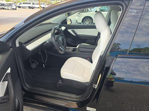 Black 2021 Tesla Model Y Long Range
