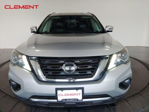 2020 Nissan Pathfinder SL