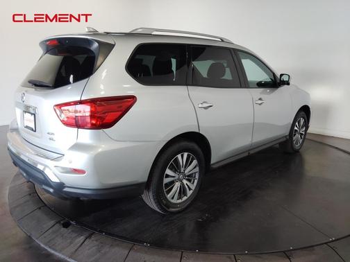 2020 Nissan Pathfinder SL