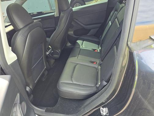 Black 2024 Tesla Model Y Long Range