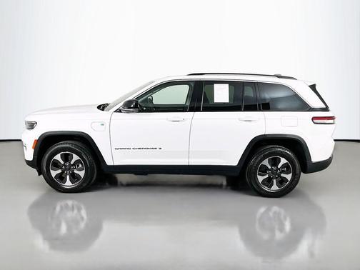 Bright White Clearcoat 2022 Jeep Grand Cherokee 4xe Base