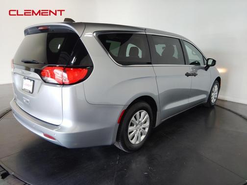 2021 Chrysler Voyager L