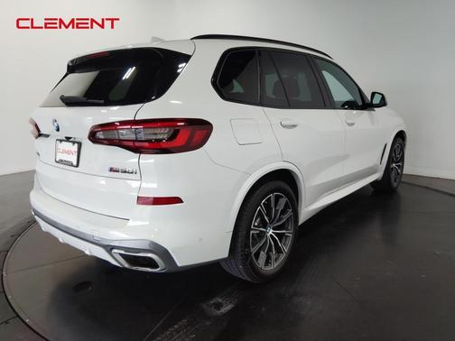 2022 BMW X5 M50i