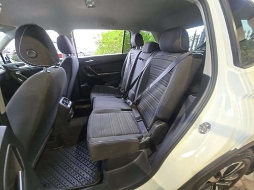 Pure White 2022 Volkswagen Tiguan 2.0T S
