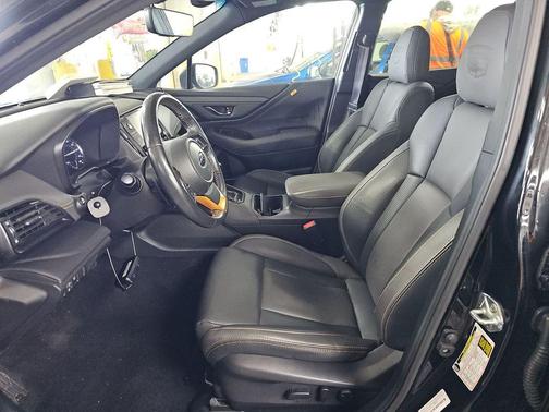 Crystal Black Silica 2022 Subaru Outback Wilderness