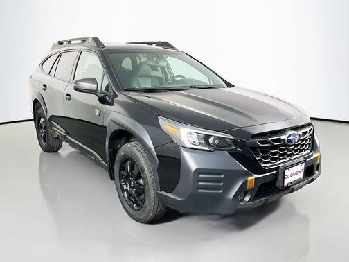 Crystal Black Silica 2022 Subaru Outback Wilderness