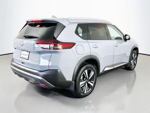 Boulder Gray Pearl 2023 Nissan Rogue SL