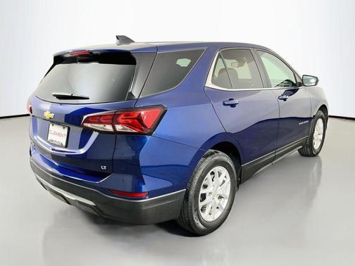 Blue Glow Metallic 2023 Chevrolet Equinox 1LT