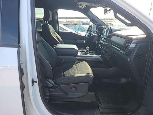 Oxford White 2022 Ford F-150 XLT
