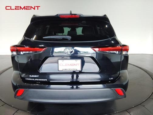 2022 Toyota Highlander LE