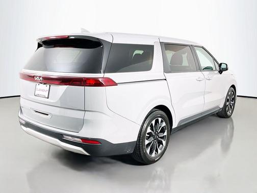 Ceramic Silver 2024 Kia Carnival EX