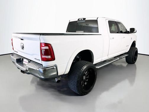 Bright White Clearcoat 2022 RAM 2500 Laramie