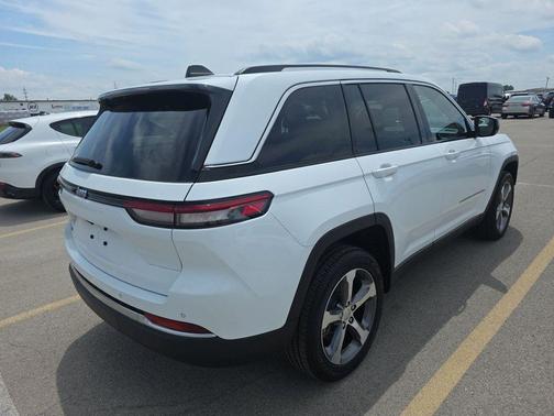 Bright White Clearcoat 2022 Jeep Grand Cherokee 4xe Base