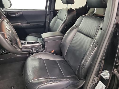 Midnight Black Metallic 2021 Toyota Tacoma TRD Sport