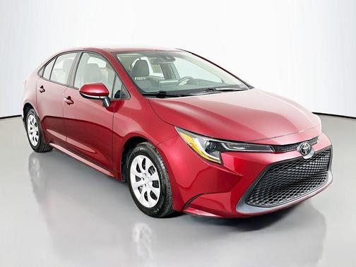Pearl 2022 Toyota Corolla LE