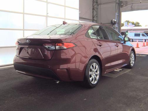 Pearl 2022 Toyota Corolla LE