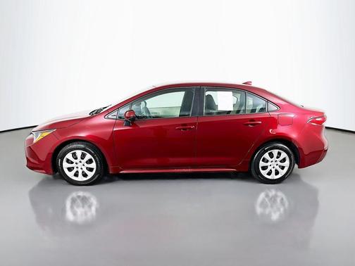 Pearl 2022 Toyota Corolla LE
