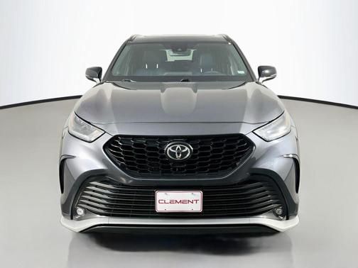Magnetic Gray Metallic 2021 Toyota Highlander XSE