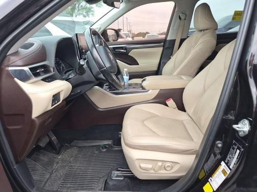 Midnight Black Metallic 2020 Toyota Highlander Limited