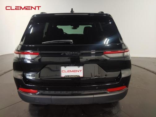 2024 Jeep Grand Cherokee Laredo