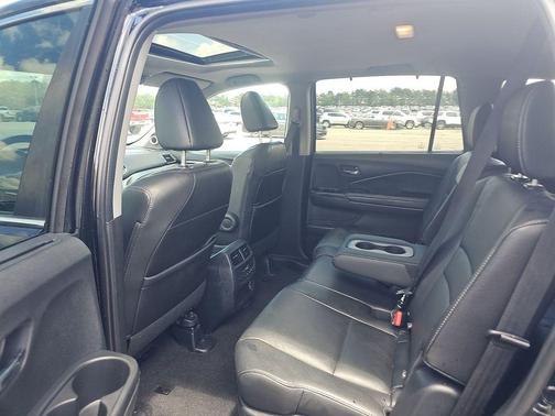 Crystal Black Pearl 2021 Honda Pilot EX-L