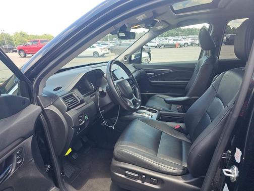 Crystal Black Pearl 2021 Honda Pilot EX-L