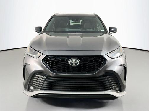 Magnetic Gray Metallic 2021 Toyota Highlander XSE