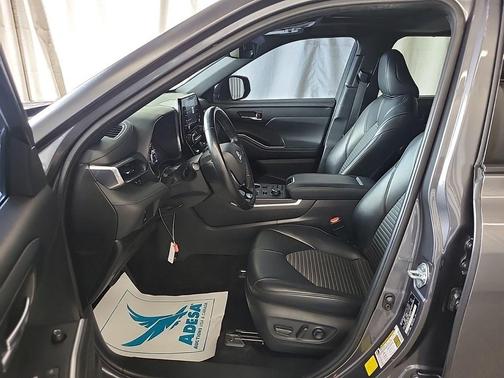 Magnetic Gray Metallic 2021 Toyota Highlander XSE