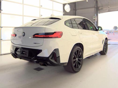 Alpine White 2023 BMW X4 xDrive30i