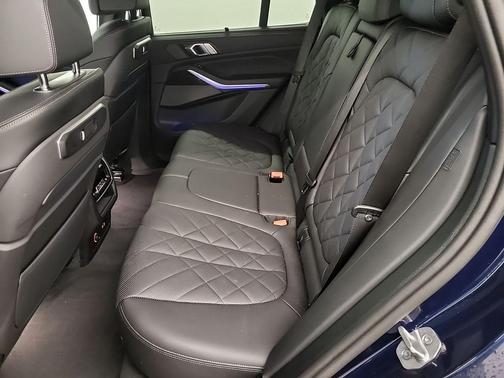 Tanzanite Blue II Metallic 2025 BMW X5 xDrive40i