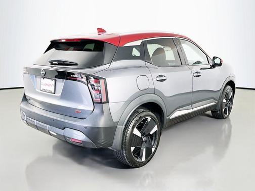 2t Gun Red Roof 2025 Nissan Kicks SR