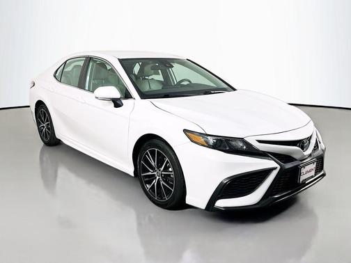 Ice 2023 Toyota Camry SE