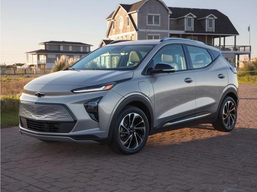 Silver Flare Metallic 2023 Chevrolet Bolt EUV LT
