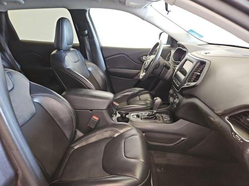 Granite Crystal Clearcoat Metallic 2020 Jeep Cherokee Latitude Plus