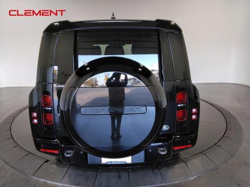 2023 Land Rover Defender X-Dynamic SE