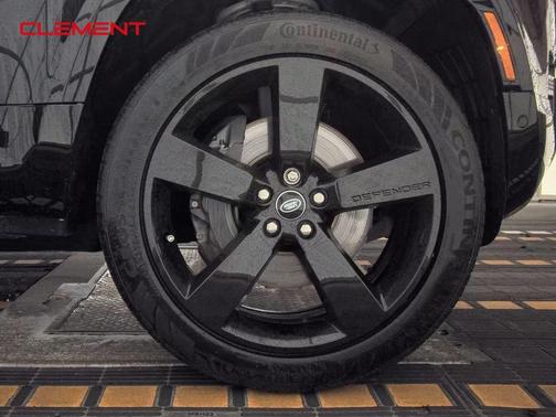 2023 Land Rover Defender X-Dynamic SE
