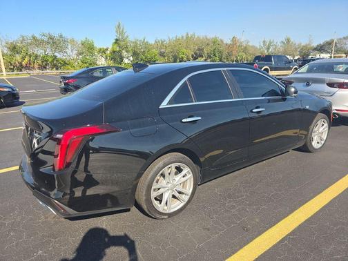 2023 Cadillac CT4 Luxury