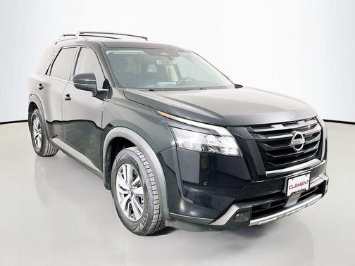 Black 2023 Nissan Pathfinder SL