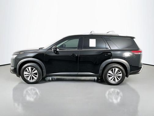 Black 2023 Nissan Pathfinder SL