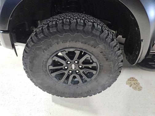 Agate Black Metallic 2025 Ford F-150 Raptor