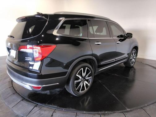 2019 Honda Pilot Touring 8-Passenger