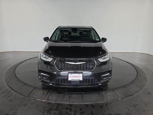 2023 Chrysler Pacifica Touring-L