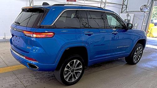 Hydro Blue Pearlcoat 2022 Jeep Grand Cherokee 4xe Overland