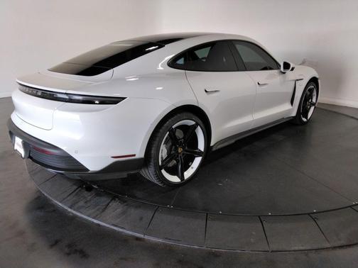 2022 Porsche Taycan Base