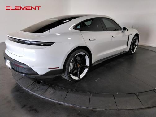 2022 Porsche Taycan Base