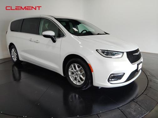 2023 Chrysler Pacifica Touring-L