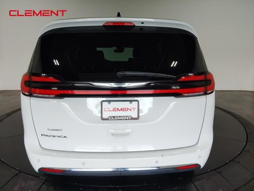 2023 Chrysler Pacifica Touring-L
